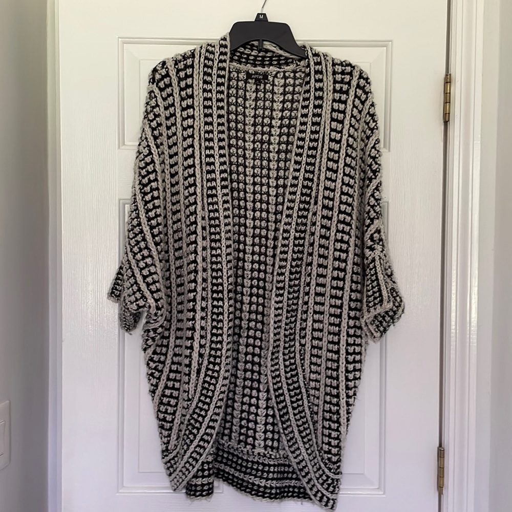 Women’s Knit Shrug